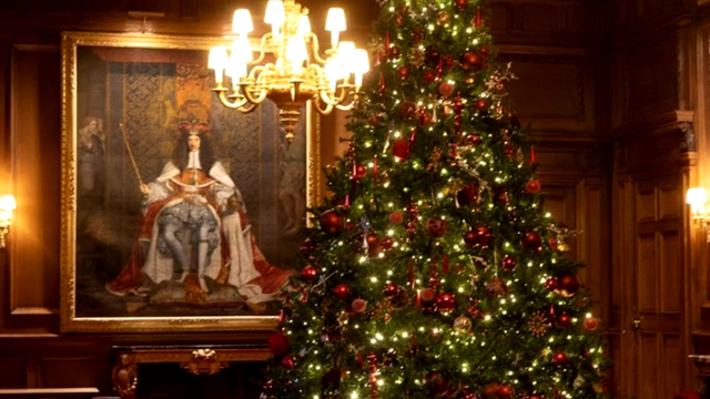 Queens Christmas Houses 2022 British Royals: Christmas Celebrations: Queen Unveils Stunning Christmas  Decorations This Festive Season - 9Honey