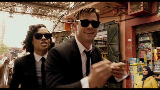Chris Hemsworth Suits Up In Men In Black International First Trailer 9celebrity